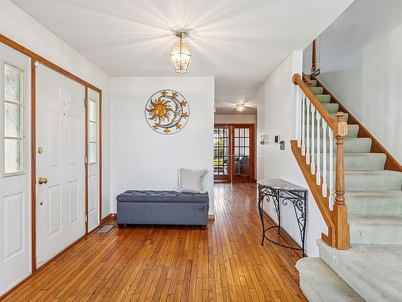 3rd image of 19 N London Ct