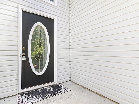 4th image of 285 Winthrop Dr