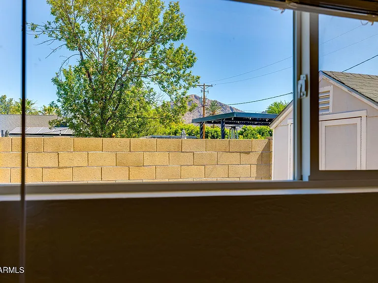 5002 E Mitchell Dr — Photo 22