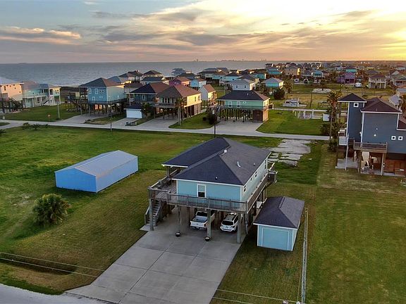 3rd image of 857 Gulfview Dr