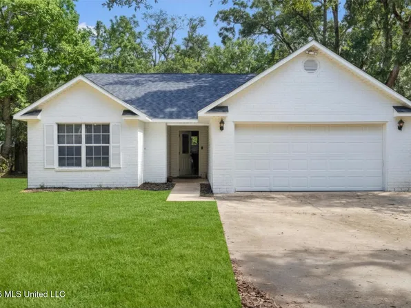8820 Mermaid Ave, Ocean Springs, MS 39564