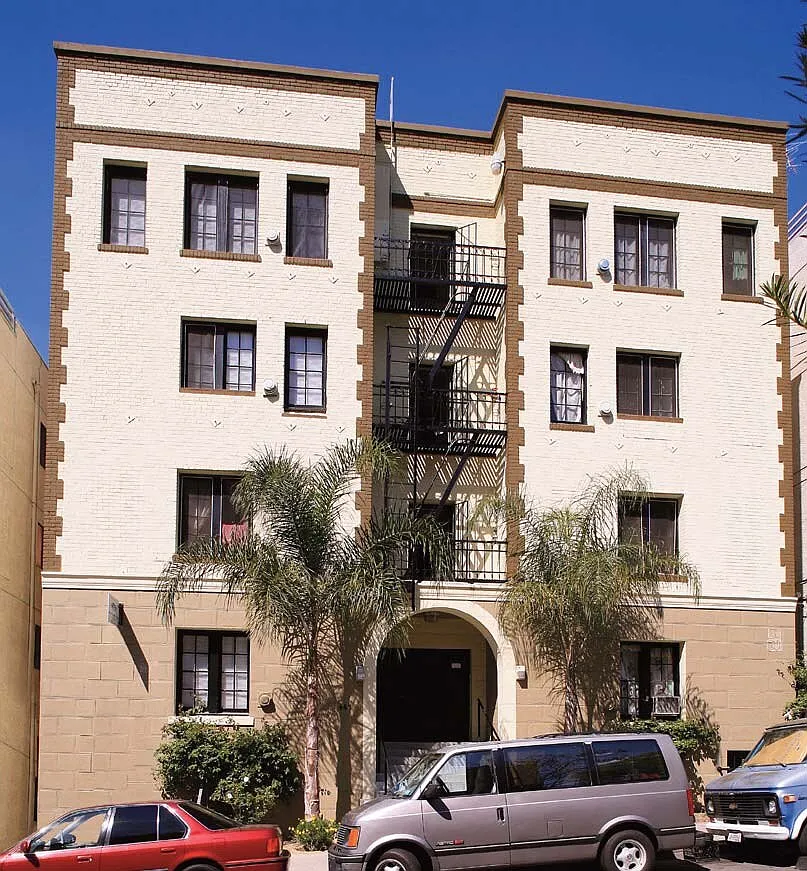 Grand View Apartments — Photo 1