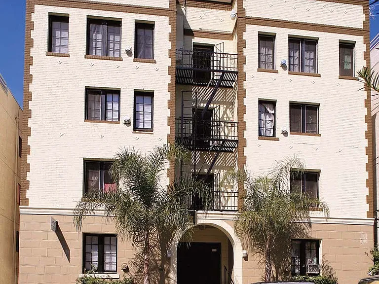 Grand View Apartments — Photo 1