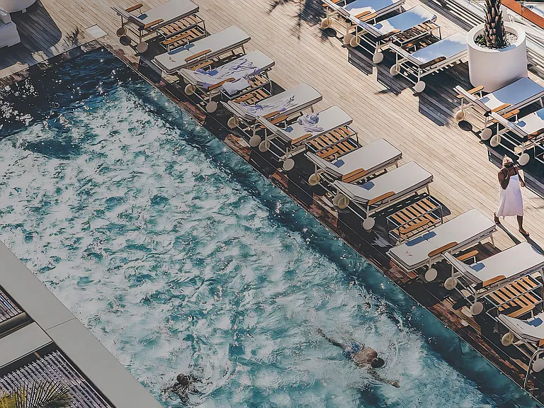 Infinity Edge Swimming Pool