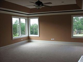 4th image of 103 S Oakwood St