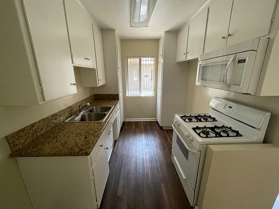 3rd image of 1030 W Olive Ave APT 2