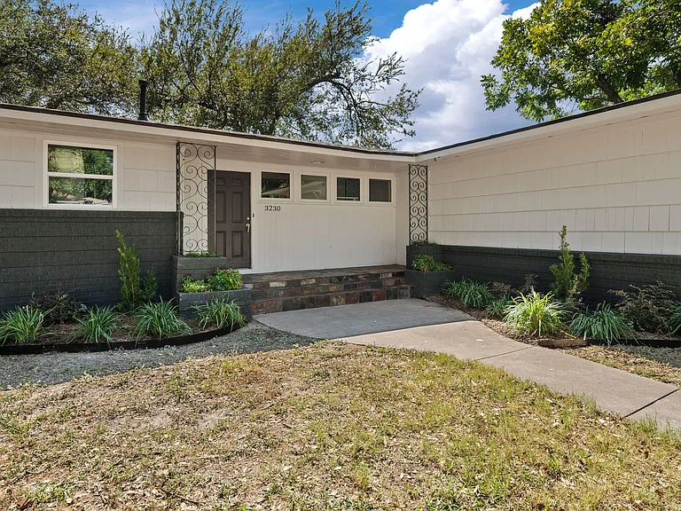 32300 Proctor Ave — Photo 6