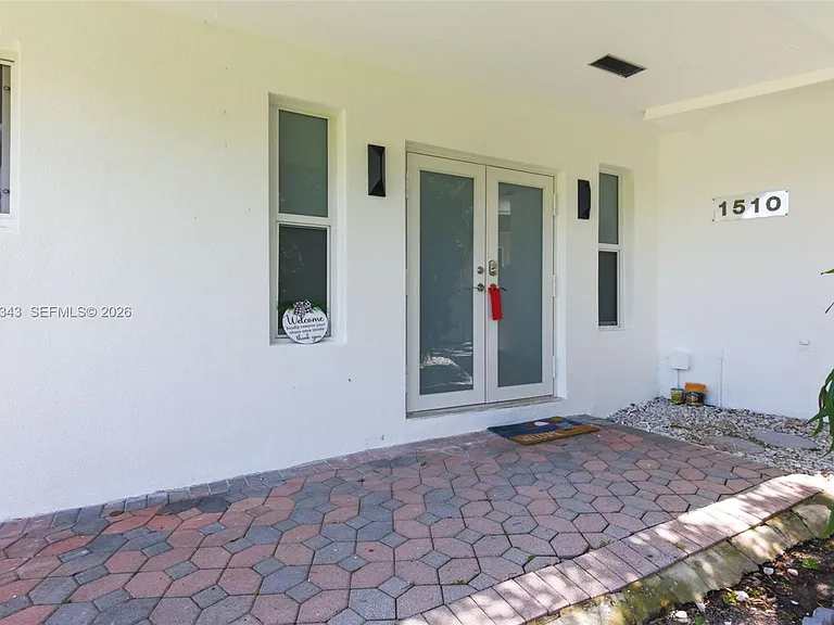 1510 S Treasure Dr — Photo 7