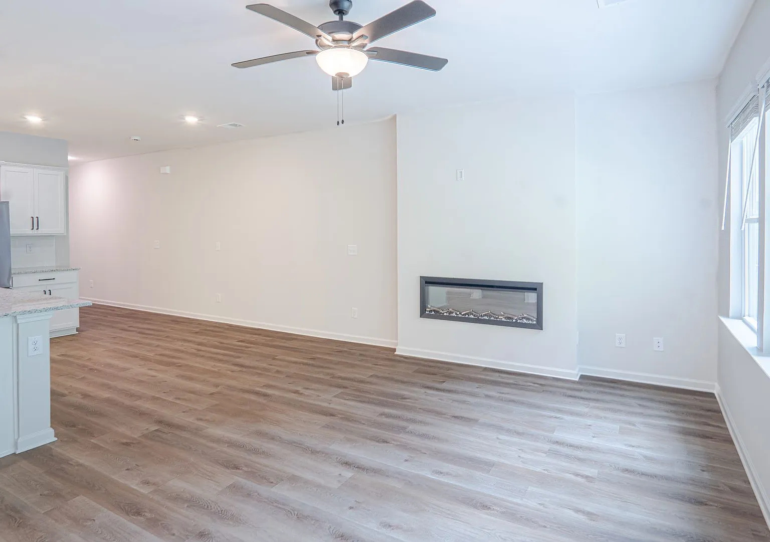 Never-Lived-In 3BR/3BA Home Featuring Modern Design & Premium Finishes — Photo 4