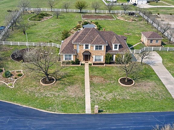 2nd image of 202 Highpoint Way