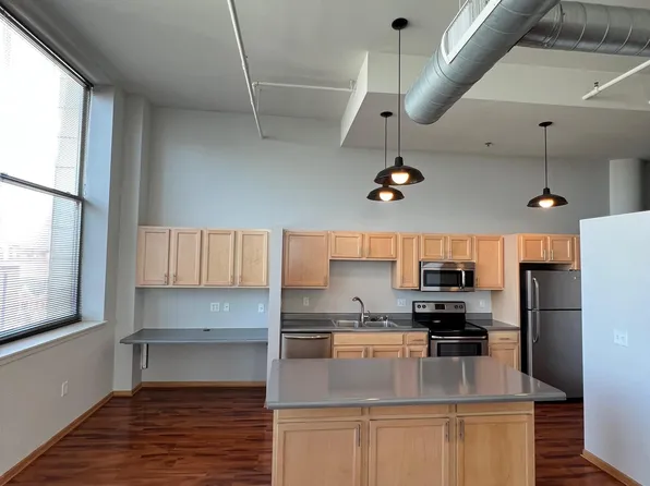 628 N Vel R Phillips Ave #609, Milwaukee, WI 53203