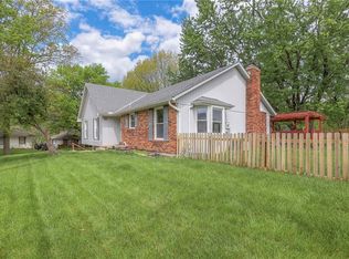 1013 SW Brave Cir, Blue Springs, MO 64015