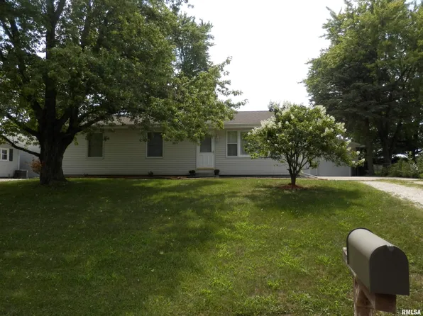 158 Lakeview Dr, Wataga, IL 61488