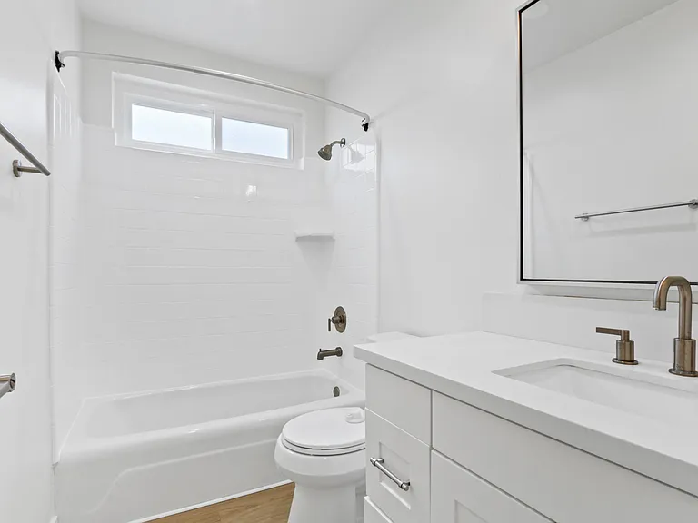 1022 Euclid — Photo 8