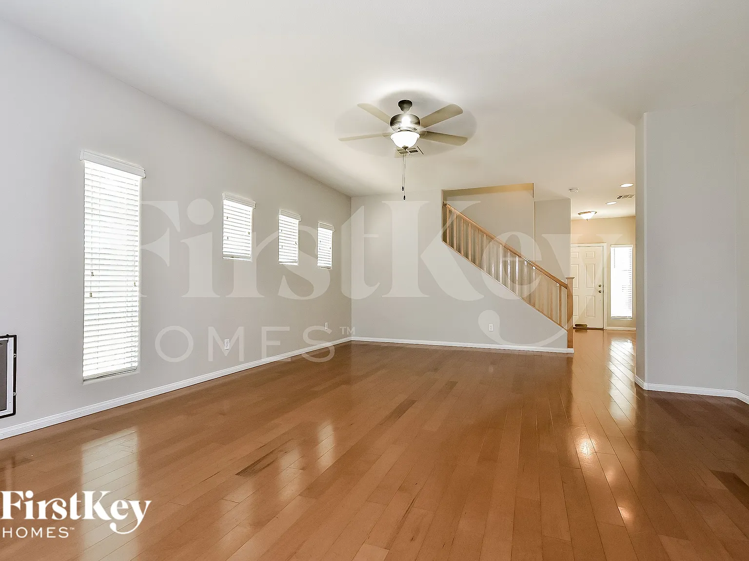 3 bed, 3.0 bath, 2102 sqft, $2,215 — Photo 4