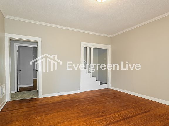 3rd image of 7063 Julian Ave