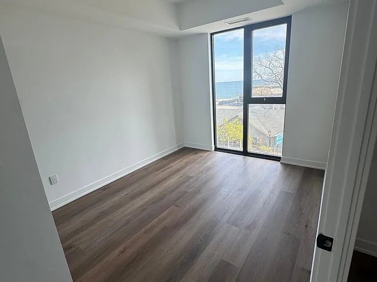 2075 Lakeshore Rd #311 — Photo 10