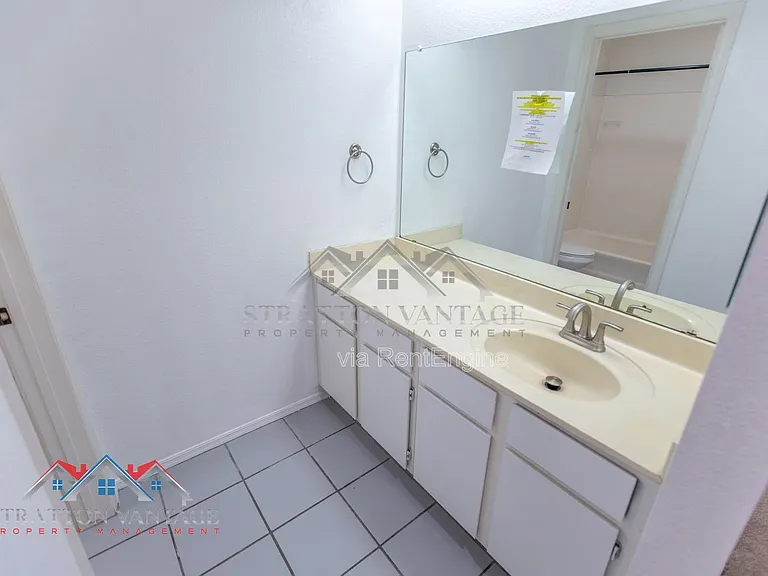 2035 S Elm St #110 — Photo 19