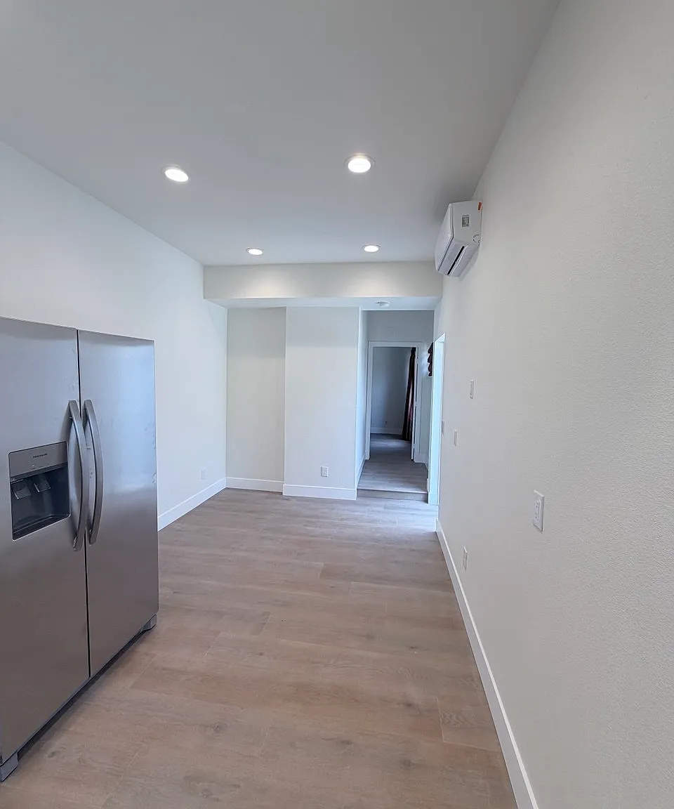 1 bed, 425 sqft, $2,299 — Photo 4