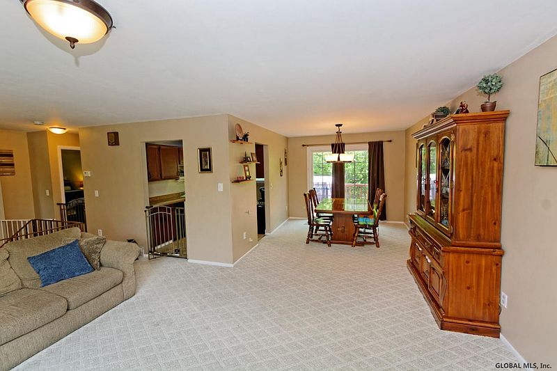 4th image of 3E ROSEMARY DR