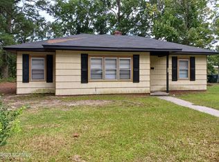 517 Larkspur Rd, Kinston, NC 28501