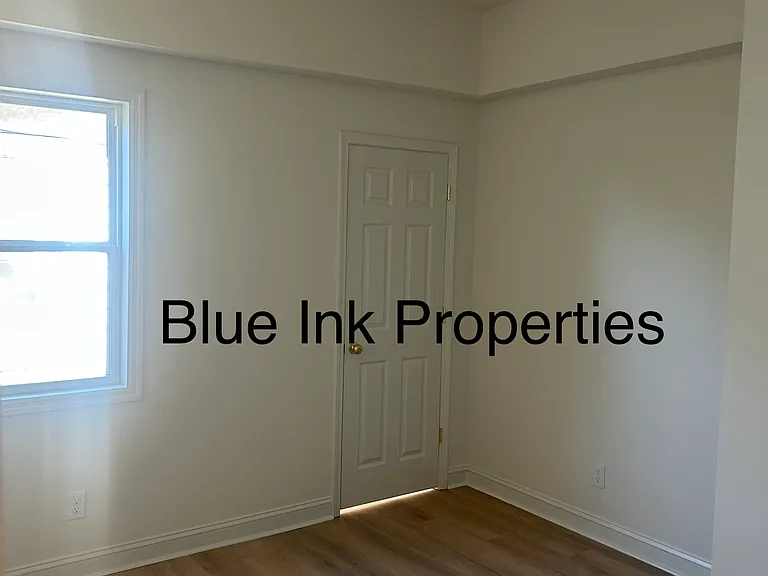 326 E 3rd St — Photo 15