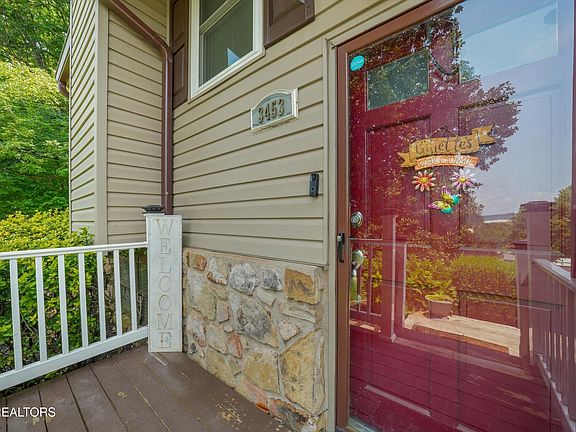 3rd image of 3453 Russellwood Dr