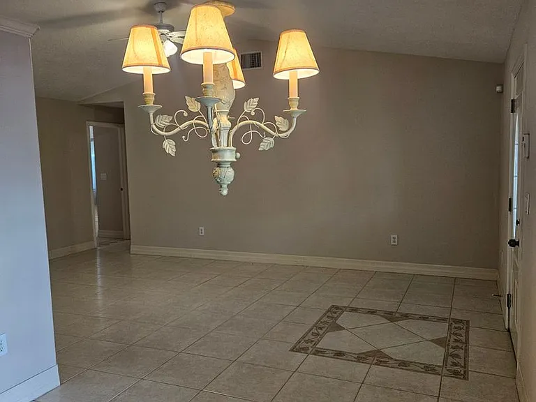511 Palmetto Dr NE — Photo 10