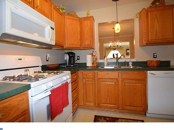 3rd image of 177 Waterford Ln