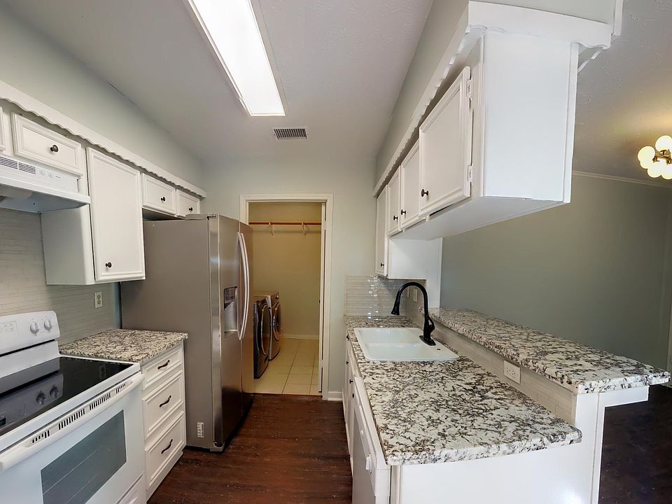 1st image of 3323 Palm Desert Ln #B