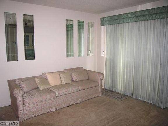 5th image of 907 F Shelby Dr