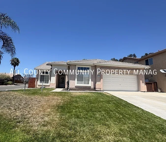 39560 Bonaire Way — Photo 1