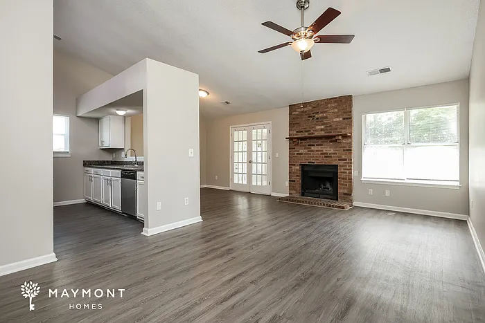 3 bed, 2.0 bath, 1264 sqft, $2,155 — Photo 4
