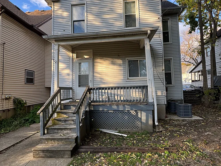 708 W Washington St #1 — Photo 3
