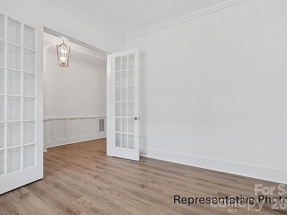 4th image of 1491 Twin Leaf Rd