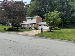 202 Cool Springs Rd, White Oak, PA 15131