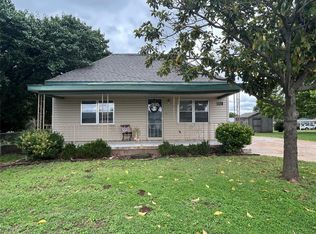 311 S 17th St, Guthrie, OK 73044