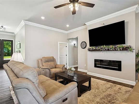 4th image of 39560 John Wild Rd
