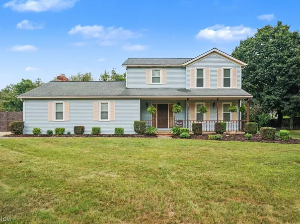 1457 Gray Fox Dr, North Canton, OH 44720