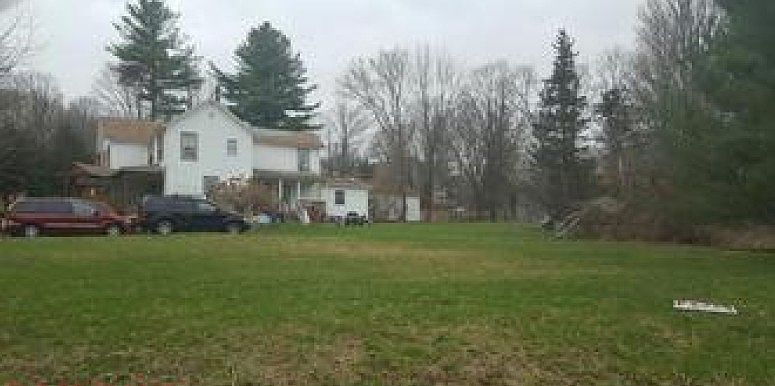 1st image of 20 Thompson St