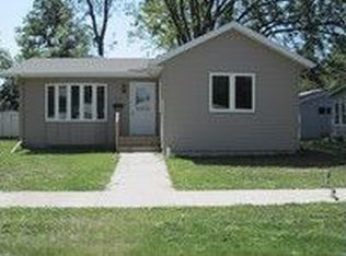 211 5th Ave N, Wahpeton, ND 58075
