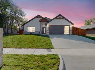 8255 Kender Ln, White Settlement, TX 76108