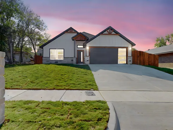 8255 Kender Ln, White Settlement, TX 76108