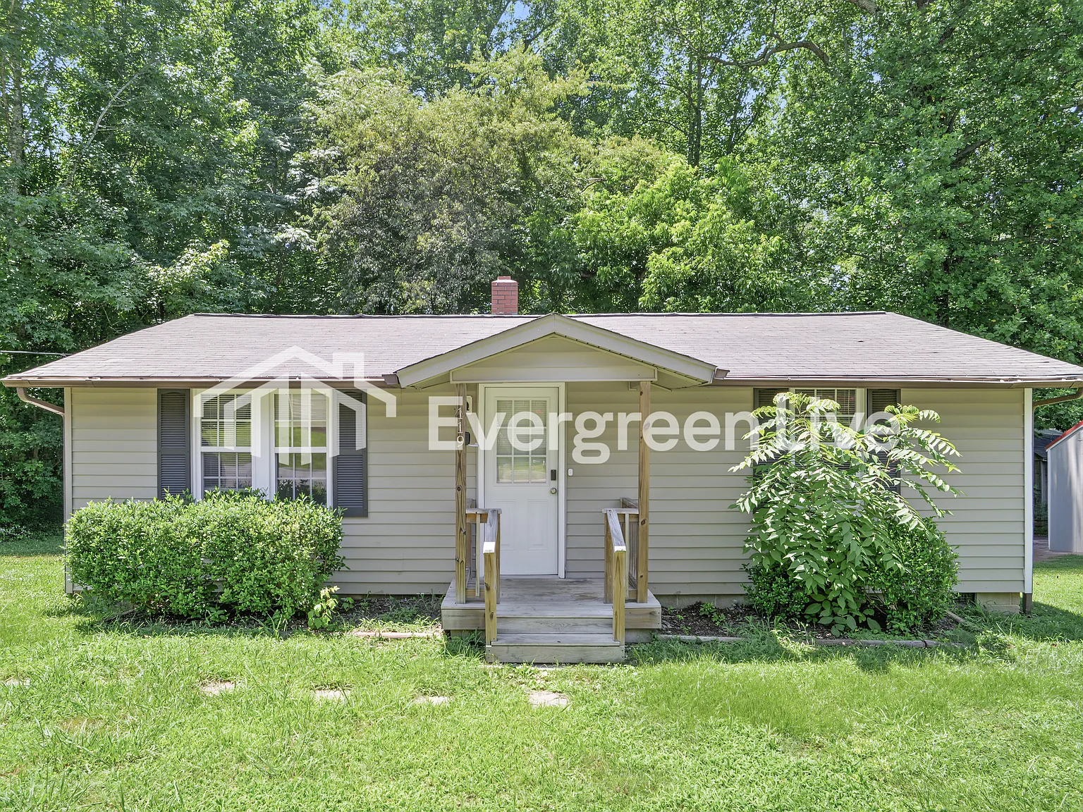 2 bed, 1.0 bath, 804 sqft, $1,345 — Photo 1