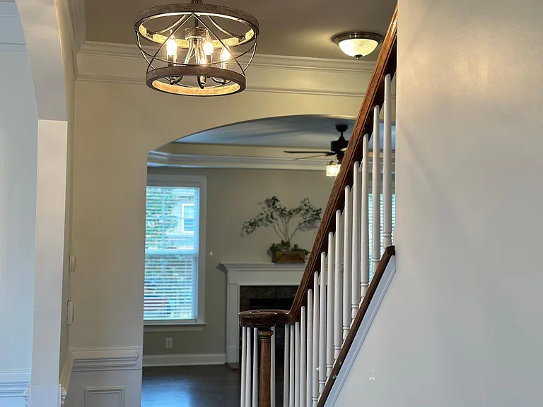 8124 Lynwood Sq — Photo 9