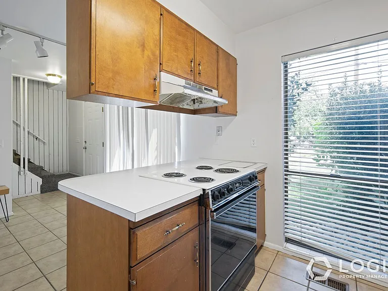 1815 E Woodside Dr #B — Photo 7