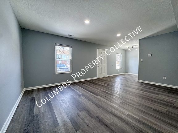 4th image of 3287 E Mound St