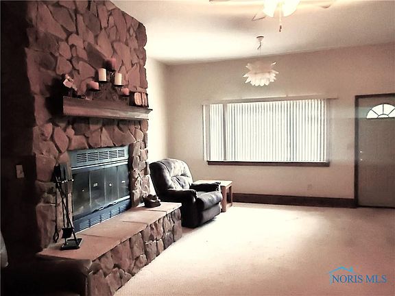 4th image of 651 Reineck Dr