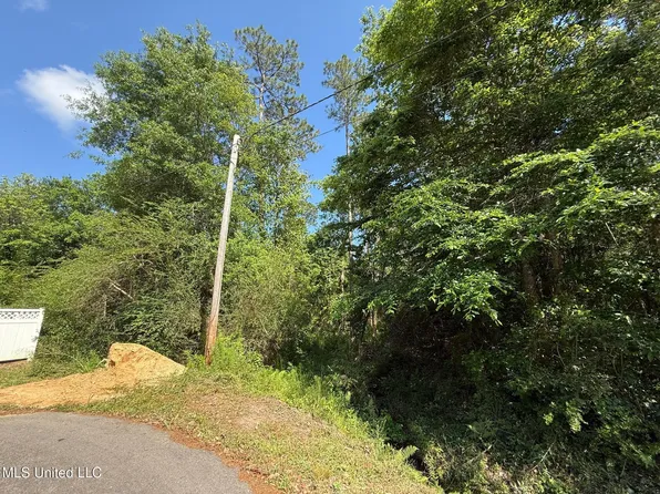 990 Polo Ct #29, Diamondhead, MS 39525