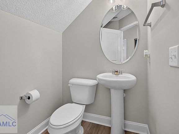 4th image of 929 Abode Ave